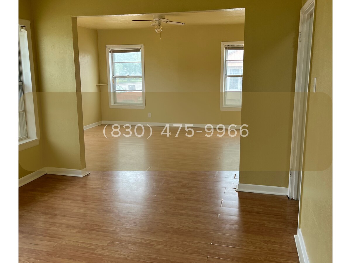 Photo - 703 E Caesar Ave