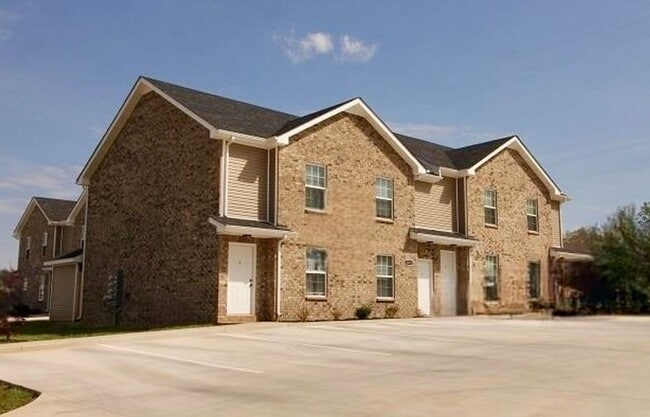 2 Bedroom 1.5 Bath Townhome - 2 Bedroom 1.5 Bath Townhome