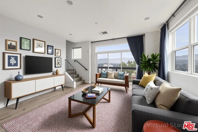 Photo - 2753 Waverly Dr