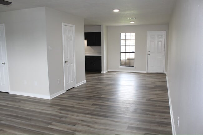 Photo - 3020-3044 Donnell Ridge Rd