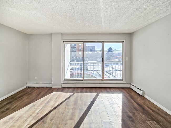 Photo - 1337-1313 13 Ave SW Unit 212