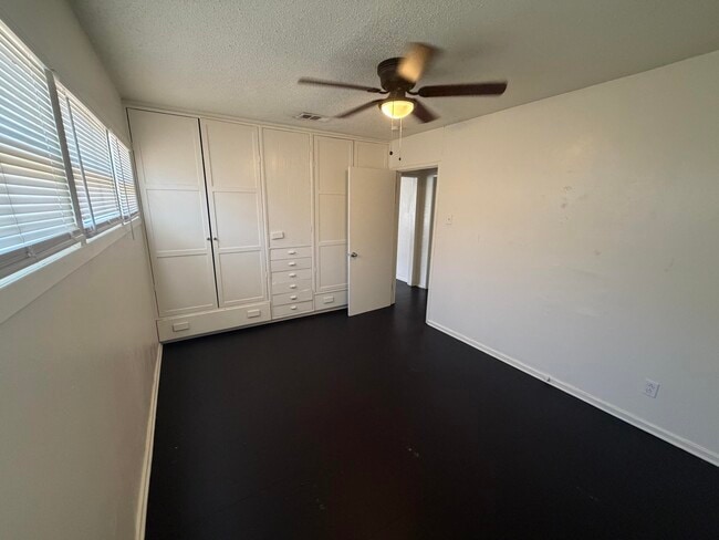 Photo - 3614 32nd St