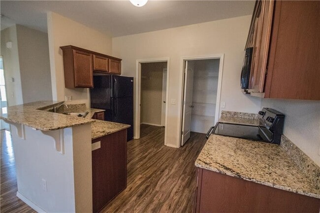 Photo - 1240 Marigold Rd