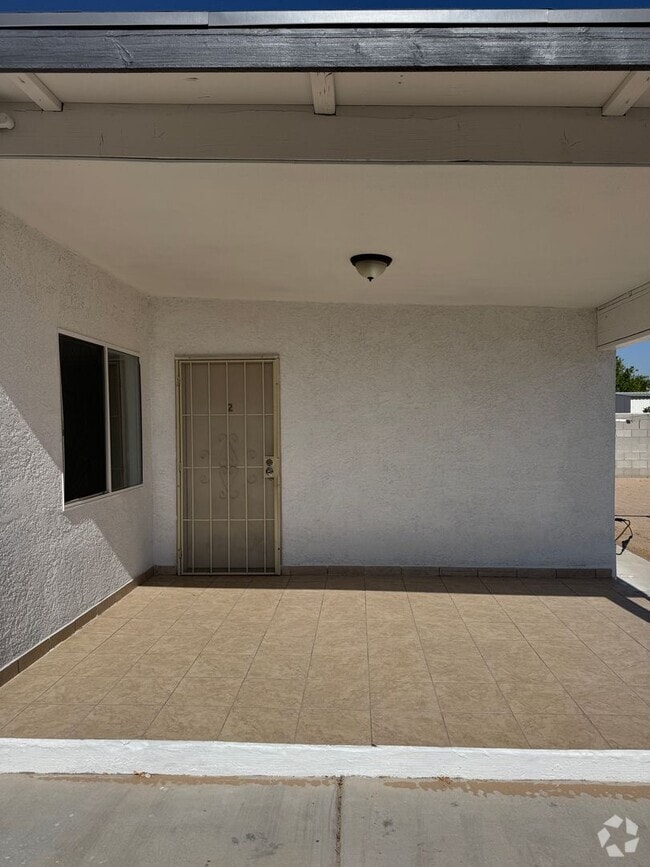 Building Photo - 1458 B St Unit 1458 E B Street #2 Rental