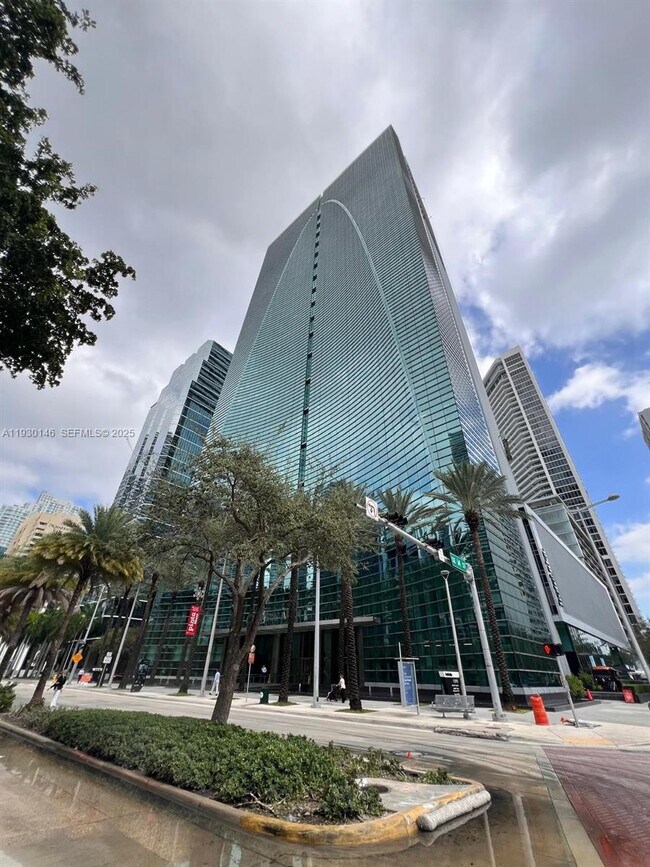 Building Photo - 1395 Brickell Ave Unit 2712