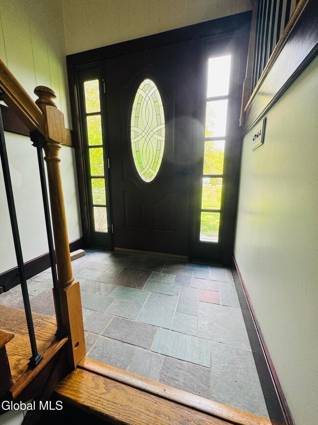 Photo - 5 Hemlock Cir