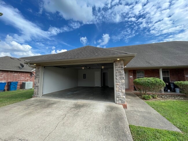 Photo - 3201 SW Amberwood Ave