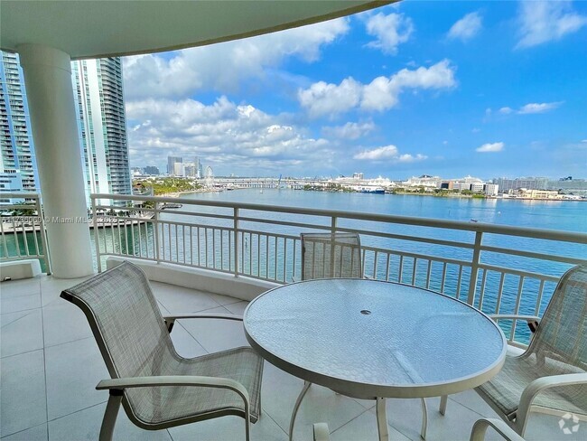 Building Photo - 888 Brickell Key Dr Unit 1112 Rental