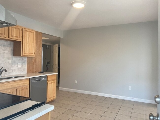 Photo - 32 Spear St Unit 2