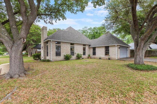 Photo - 1001 Timber Bend Dr