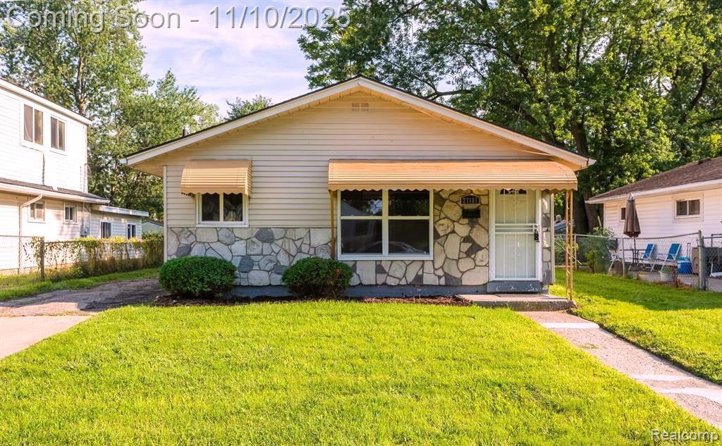 Photo - 27107 Florence St