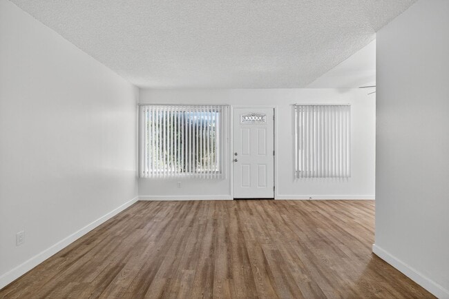 Photo - 1751 Cabrillo Ave Unidad C