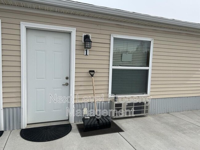 Building Photo - 103 Spring Creek Dr