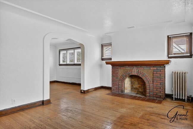 Photo - 10345-10345 Crocuslawn Ave Unit 2 10343 upper