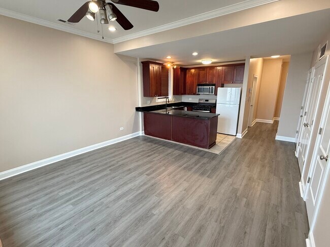 2513 W Congress Pkwy