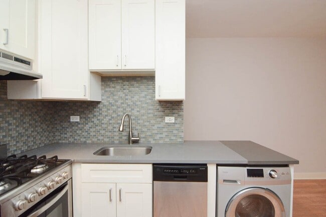 Photo - 511 W Belmont Ave Unidad 43