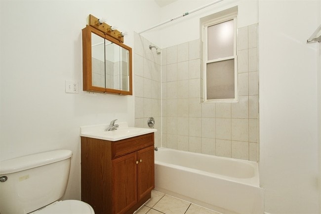 8257 S Coles