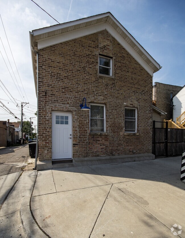 Building Photo - 1901 W 21st Pl Rental