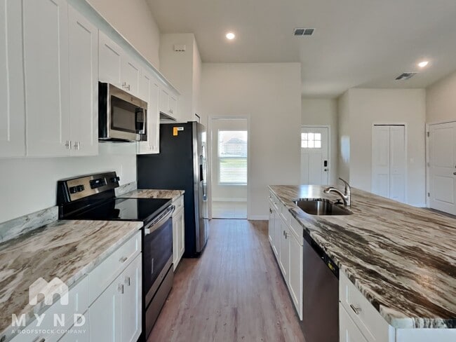 Photo - 2194 Brancusi Ave