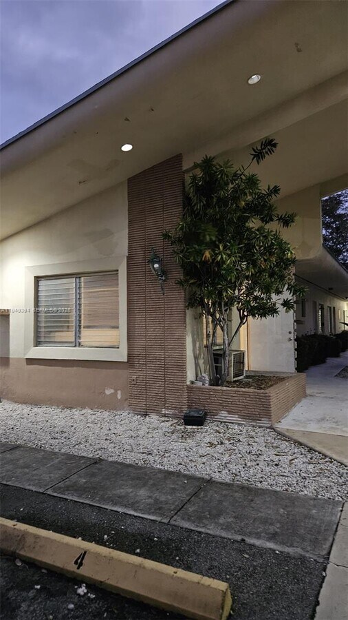 Photo - 1260 NE 139th St Unit 4