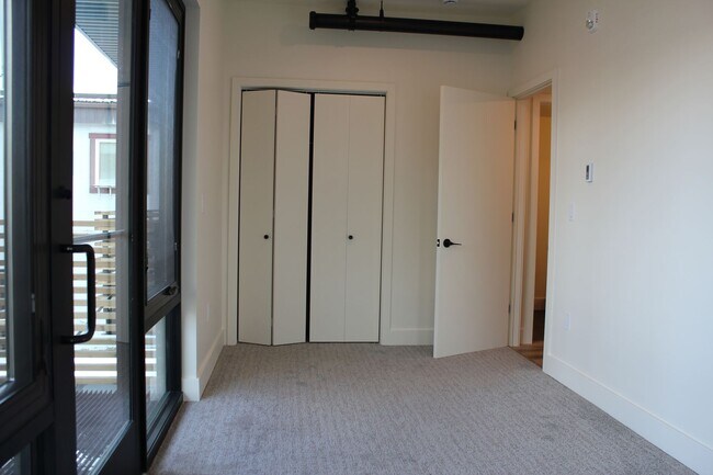 Photo - The Twin Unit 1