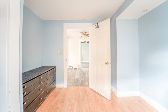 Photo - 425 Clayton Ave