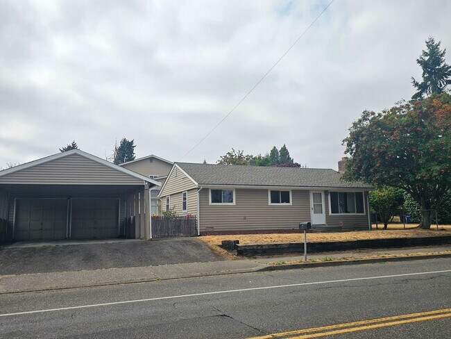 Building Photo - North Burien rambler rental home - 3 bedro...