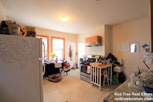 Building Photo - 16 Rossmore Rd Unit 3 Rental