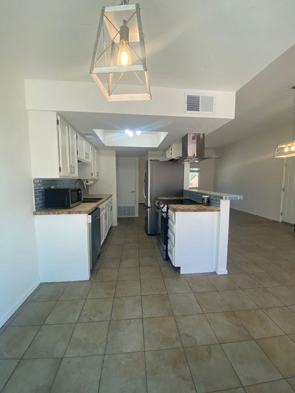 Photo - 10501 Delicado Pl NE