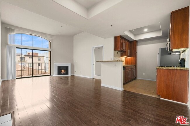Building Photo - 10275 Missouri Ave Unit 202 Rental