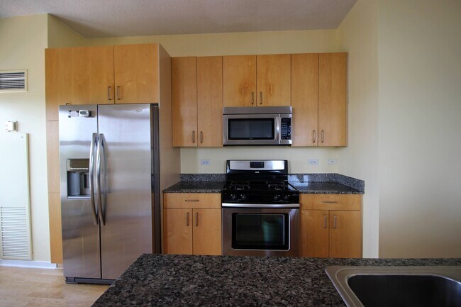 Photo - 1546 N Orleans St Unidad 604