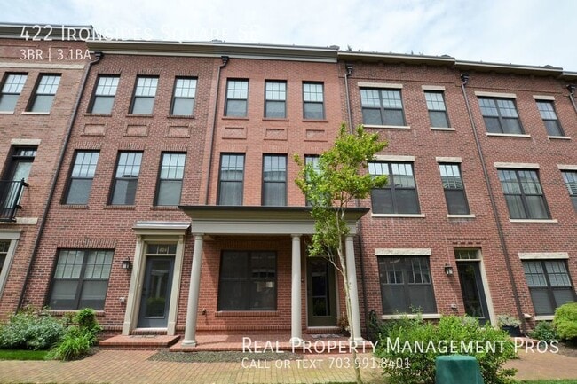 Building Photo - 422 Ironsides Square SE