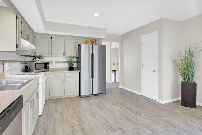 Building Photo - 8126 N Stoddard Ave Rental