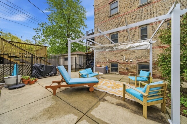 Photo - 2555 W Logan Blvd Unit GE