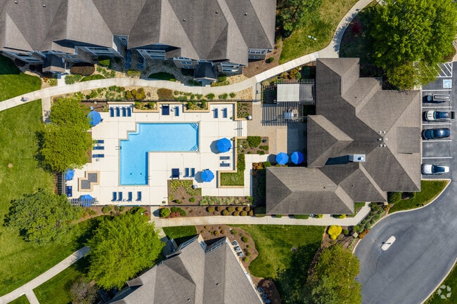 Vintage Creekwood Park Apartments