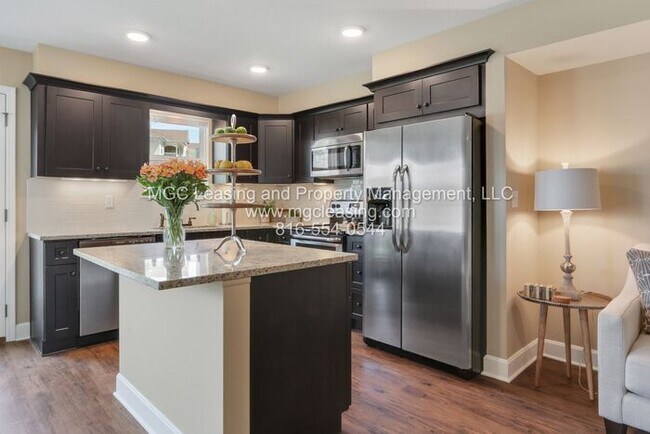 Photo - Serrano Townhomes: Modern Comfort, Prime Location, Limited-Time $1000 Rent Credit - ask me how