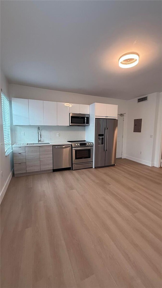 Photo - 729 Meridian Ave Unidad 3