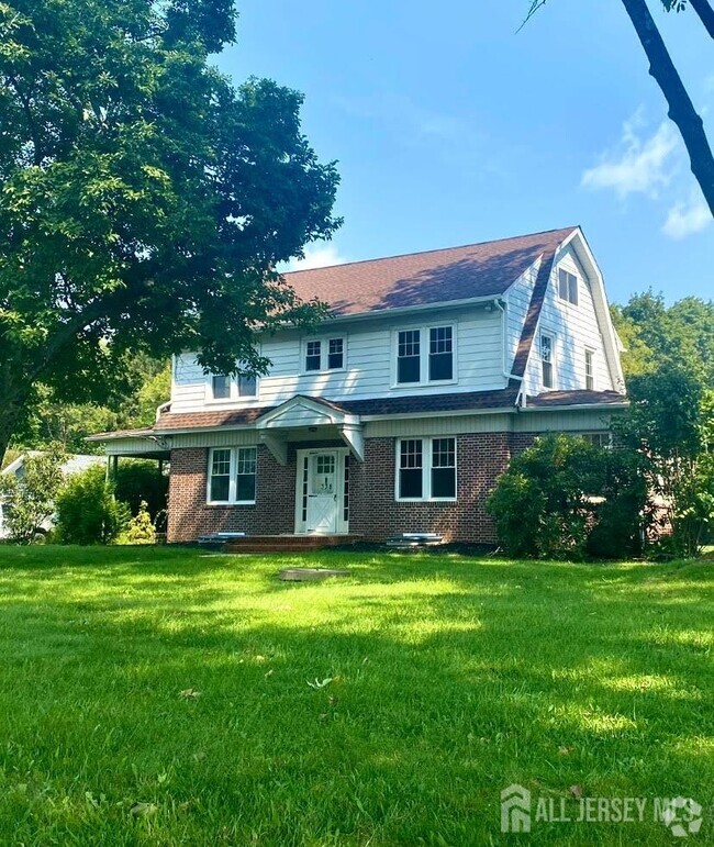 Building Photo - 338 Buckelew Ave Rental