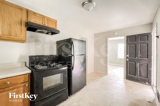 Photo - 1107 Indale Pl SW