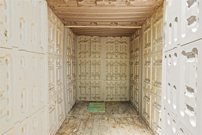 Building Photo - 184 Lions Cir