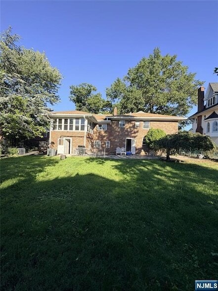 1069 Palisade Ave