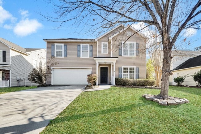 Building Photo - 3 Bedroom 2.5 bath home with 2 car garage located in Shadow Moss