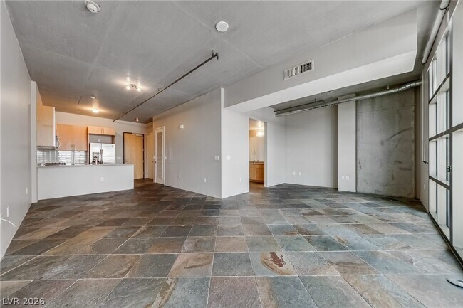 Building Photo - 353 E Bonneville Ave Unit 345