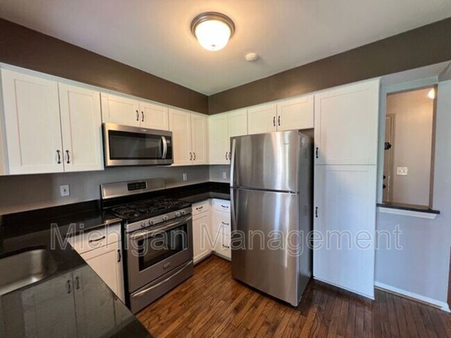 Photo - 4174 Hunters Cir E
