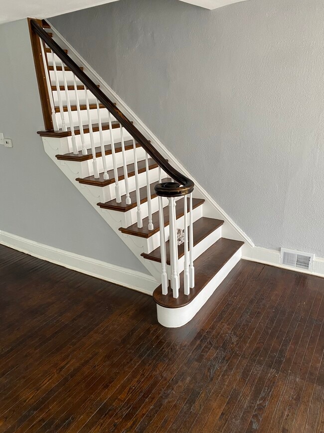 Photo - 1312 E 13th St