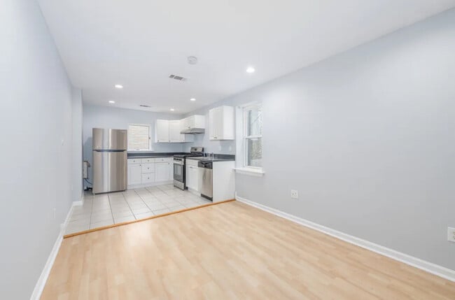 Building Photo - 1410 W Ritner St