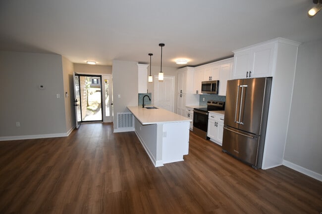 Photo - 376 Tall Oaks Trl Unit 376