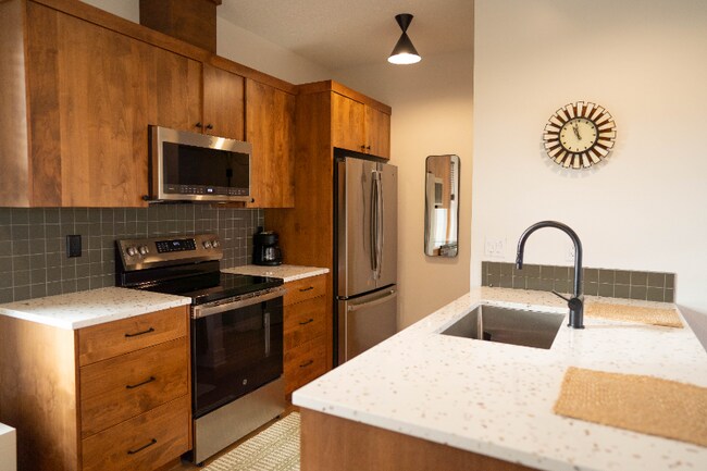 Photo - 4069 Berwick Ln SE