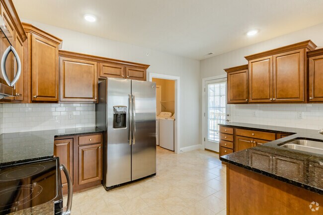 2BR, 2BA - Kitchen