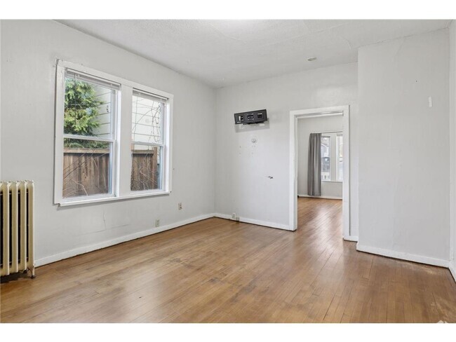 Building Photo - 778 Winslow Ave Rental